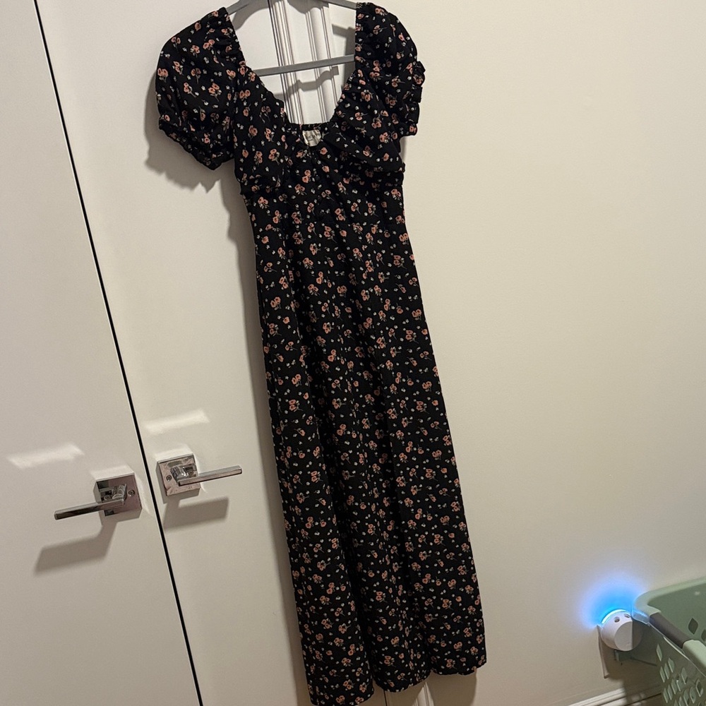 Chic Black Floral Maxi Dress